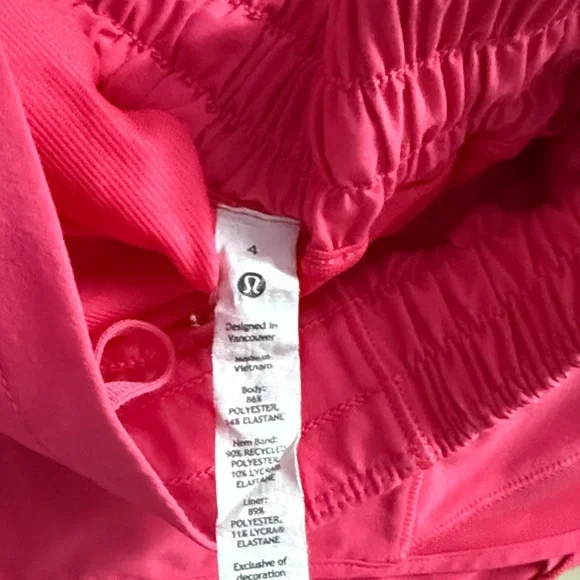 Lululemon Hotty Lined Short 2.5" - Lip Gloss - Picture 4 of 4